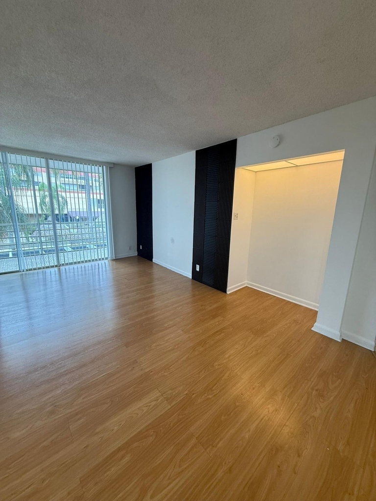 404 Nw 68th Avenue - Photo 6