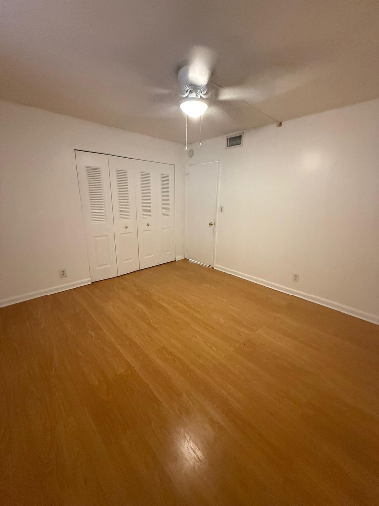 404 Nw 68th Avenue - Photo 17