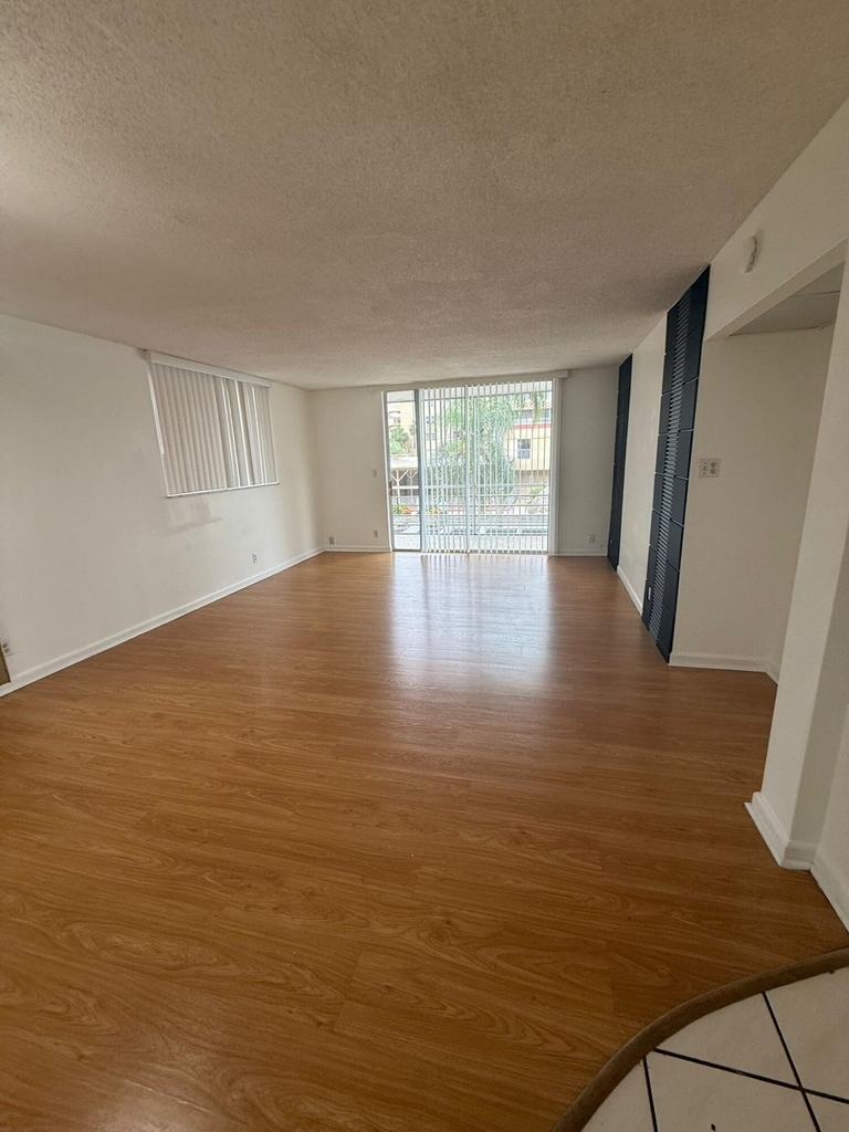 404 Nw 68th Avenue - Photo 7