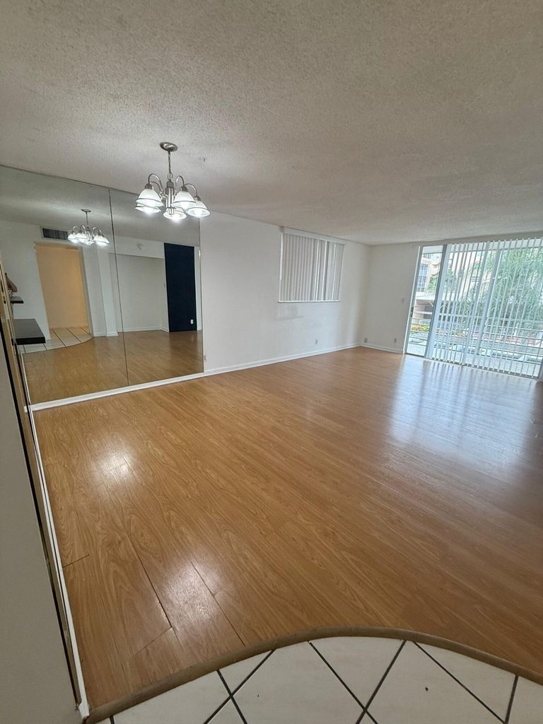 404 Nw 68th Avenue - Photo 4