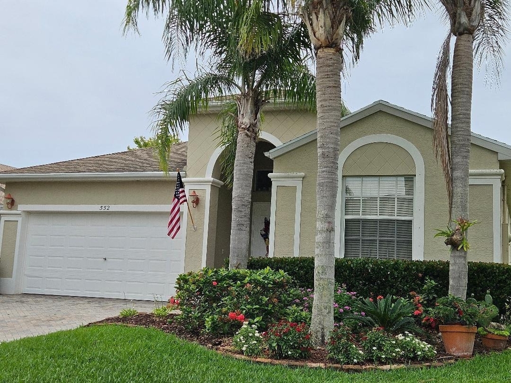 552 Sw Calamondin Way Way Sw - Photo 0