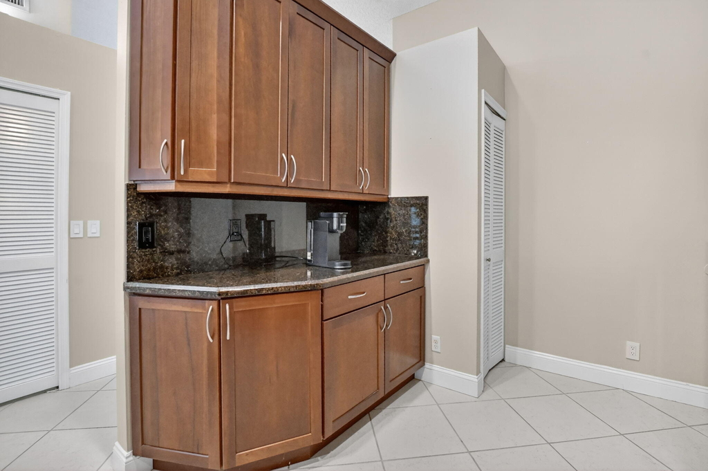 10065 Camelback Lane - Photo 17