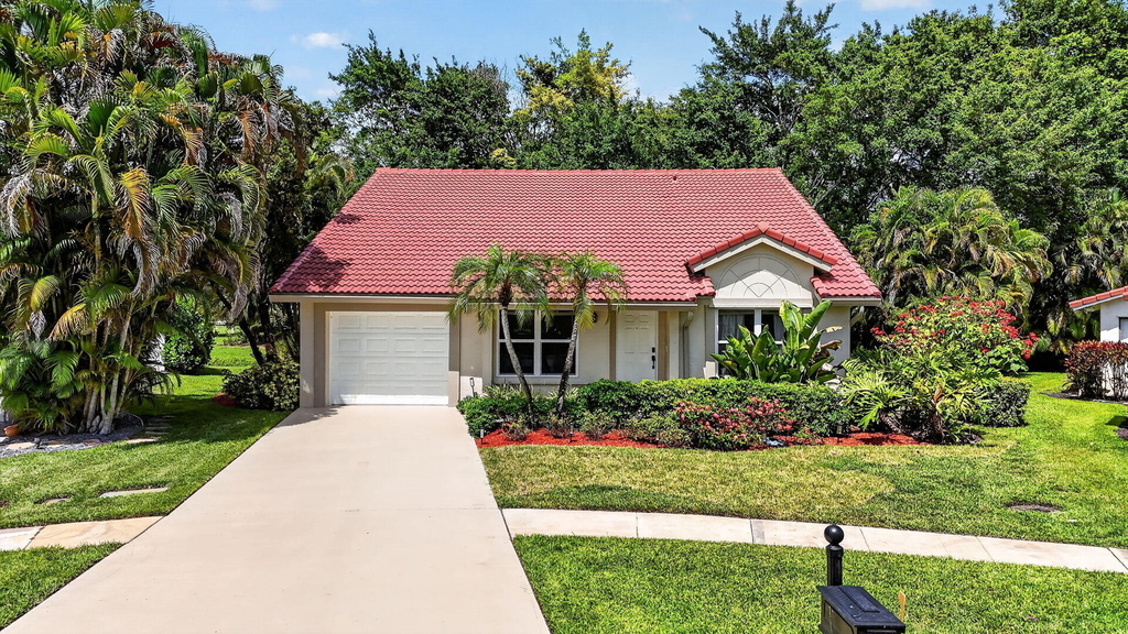10065 Camelback Lane - Photo 0