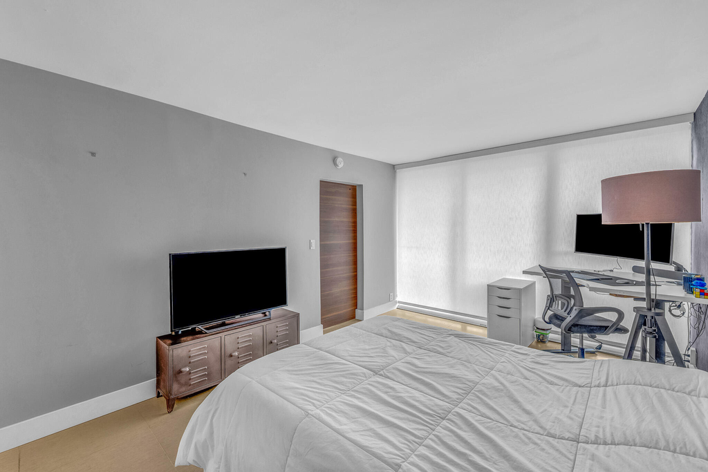 7601 E Treasure Drive - Photo 19