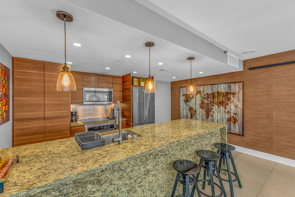 7601 E Treasure Drive - Photo 6
