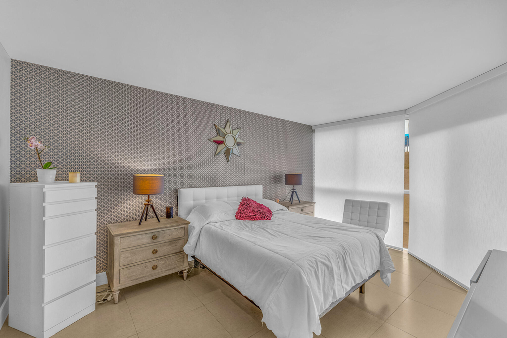7601 E Treasure Drive - Photo 13