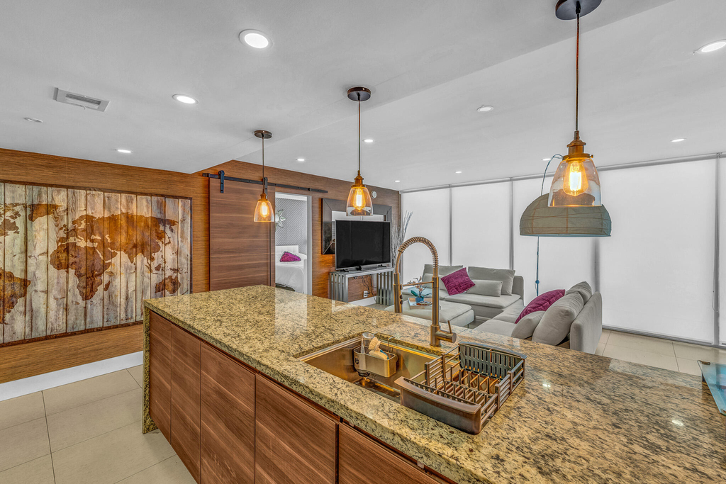 7601 E Treasure Drive - Photo 1