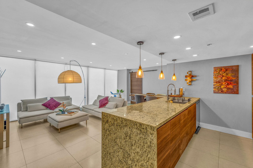 7601 E Treasure Drive - Photo 10