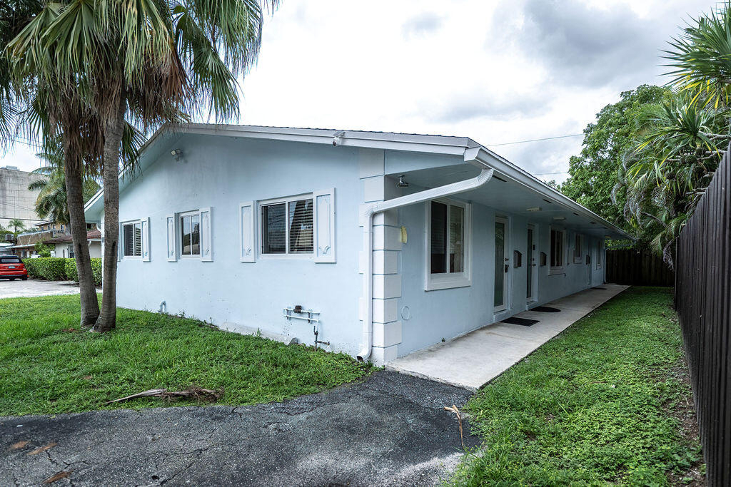 750 Sw 2 Street - Photo 0