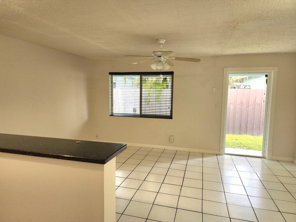 750 Sw 2 Street - Photo 2