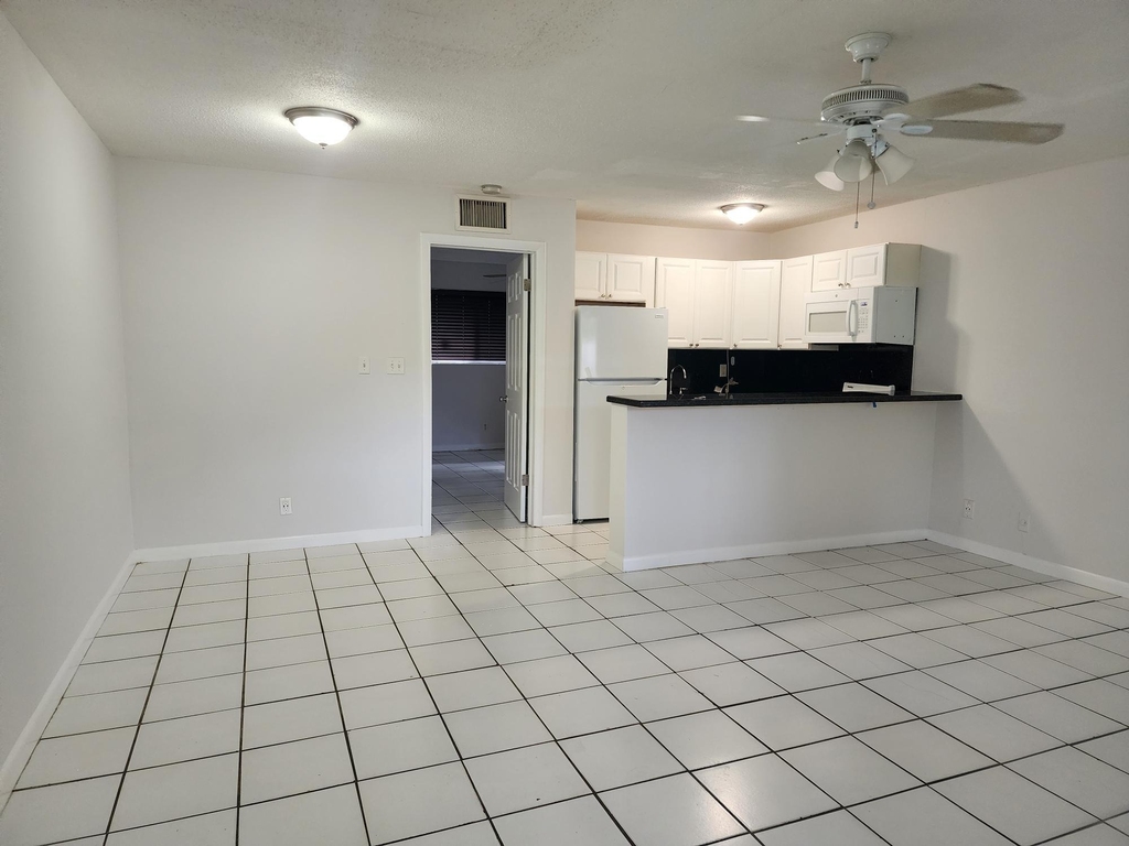 750 Sw 2 Street - Photo 3