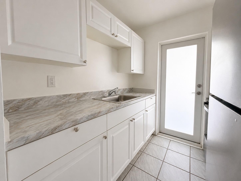 1857 Jefferson Street - Photo 9