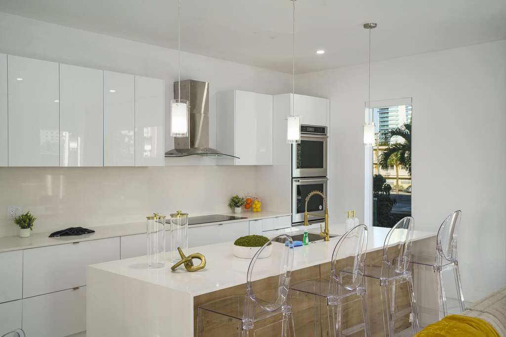 1002 N Riverside Drive - Photo 12