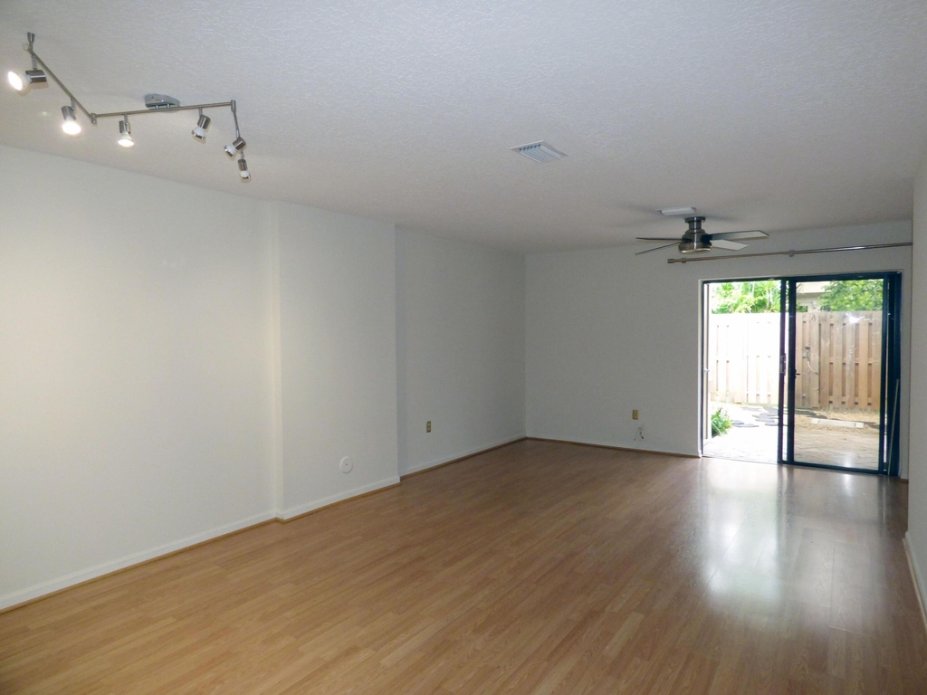 227 City View Drive - Photo 11
