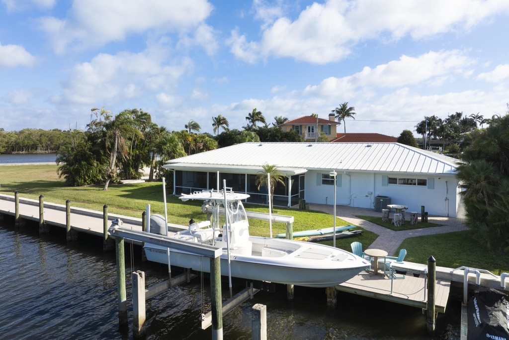 8585 Se Palm Street - Photo 2