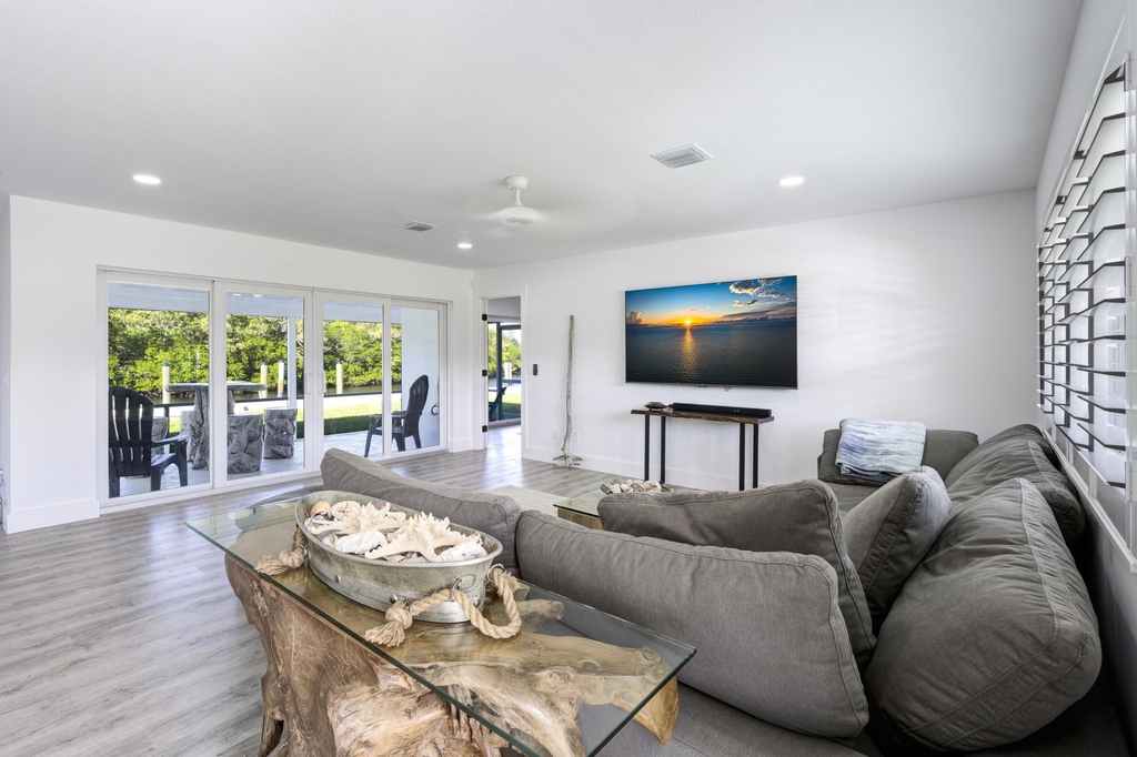 8585 Se Palm Street - Photo 7