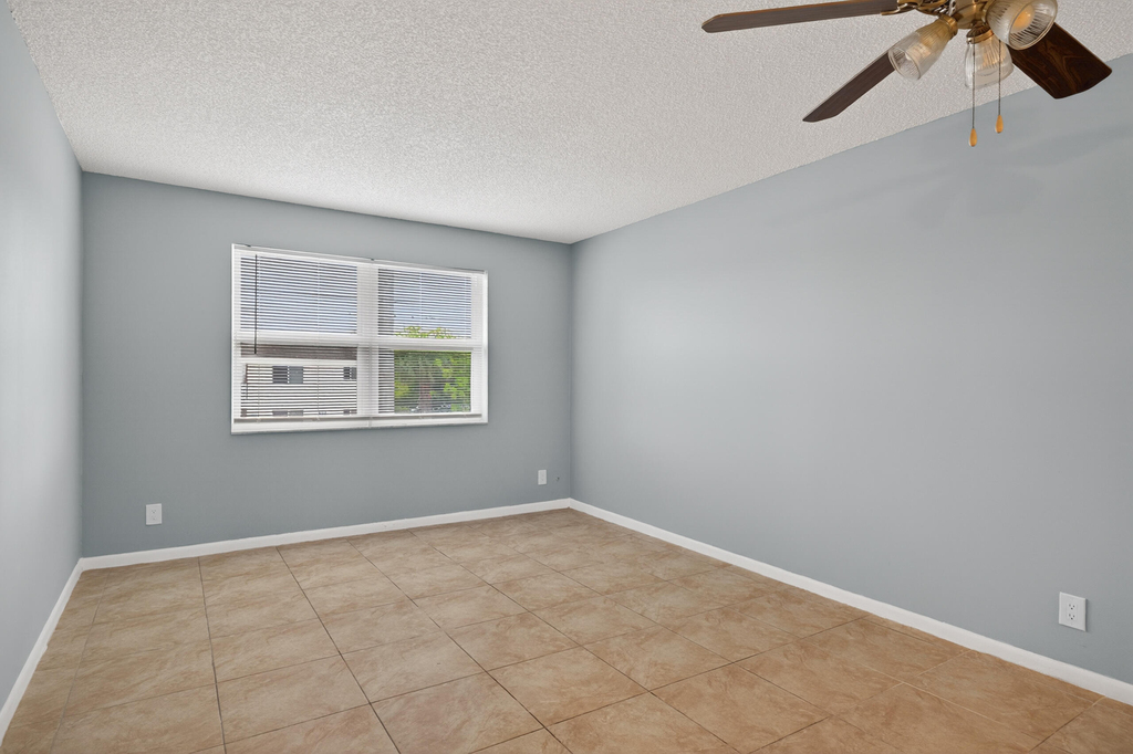 95 Ne 41st Street - Photo 1