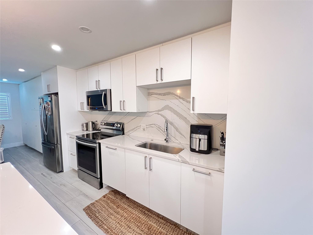 2115 Ne 37th Drive - Photo 1