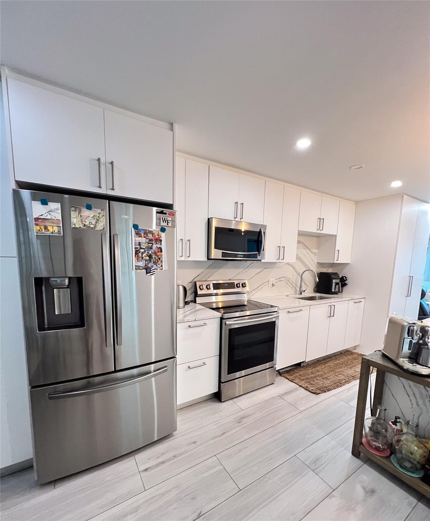 2115 Ne 37th Drive - Photo 2