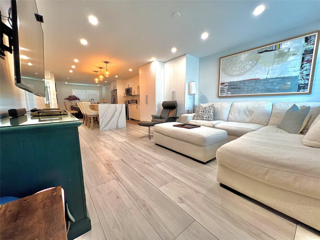 2115 Ne 37th Drive - Photo 4