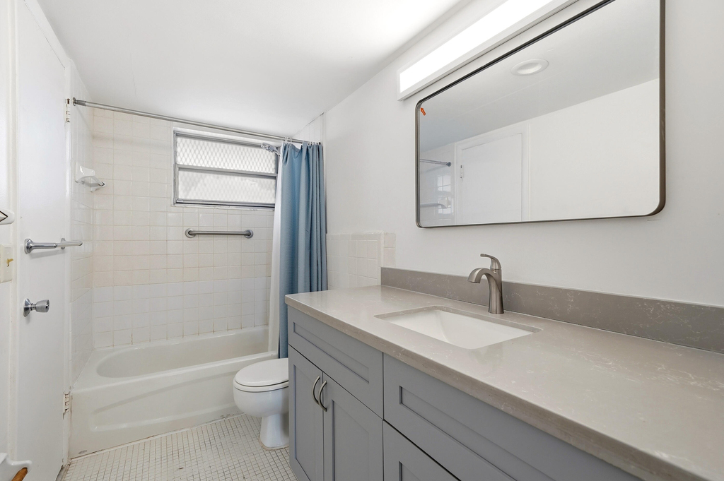 1333 E Hallandale Beach Boulevard - Photo 13