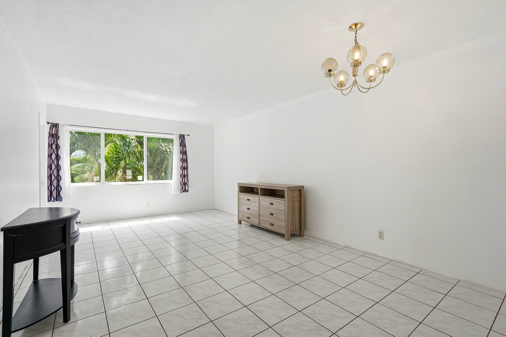 1333 E Hallandale Beach Boulevard - Photo 6
