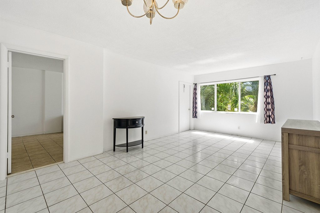 1333 E Hallandale Beach Boulevard - Photo 7