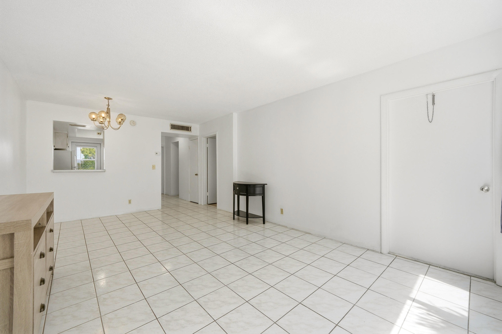 1333 E Hallandale Beach Boulevard - Photo 8