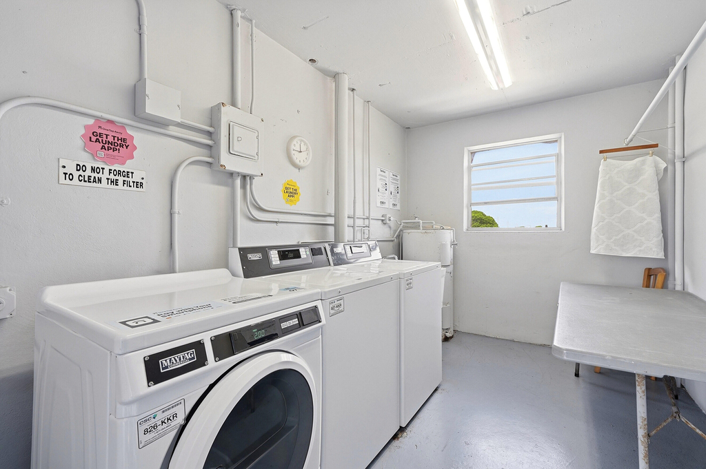 1333 E Hallandale Beach Boulevard - Photo 25