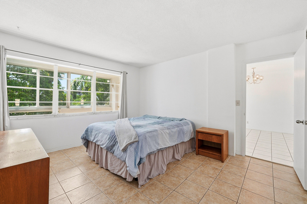 1333 E Hallandale Beach Boulevard - Photo 11