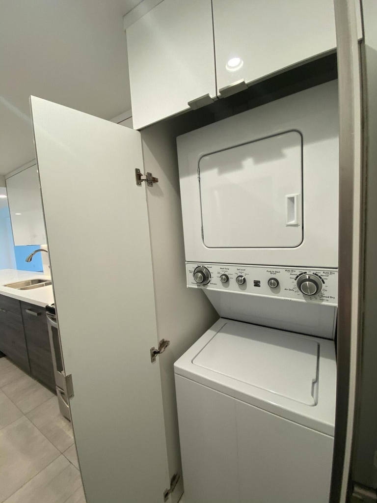 5401 Collins Avenue - Photo 11