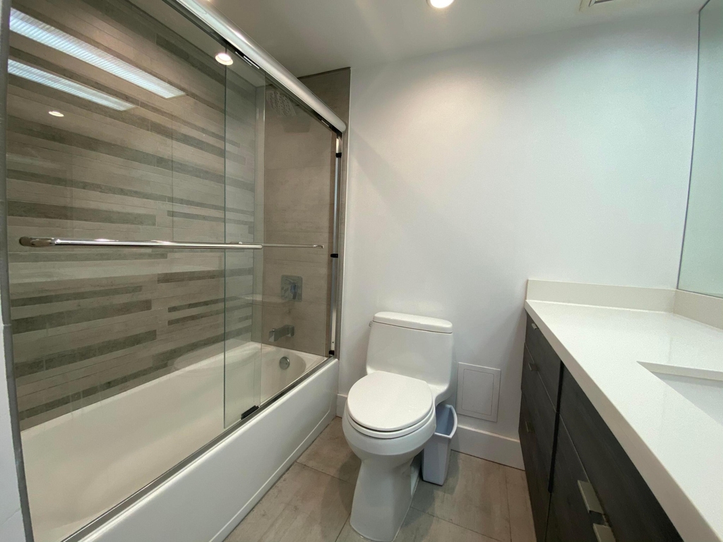 5401 Collins Avenue - Photo 20