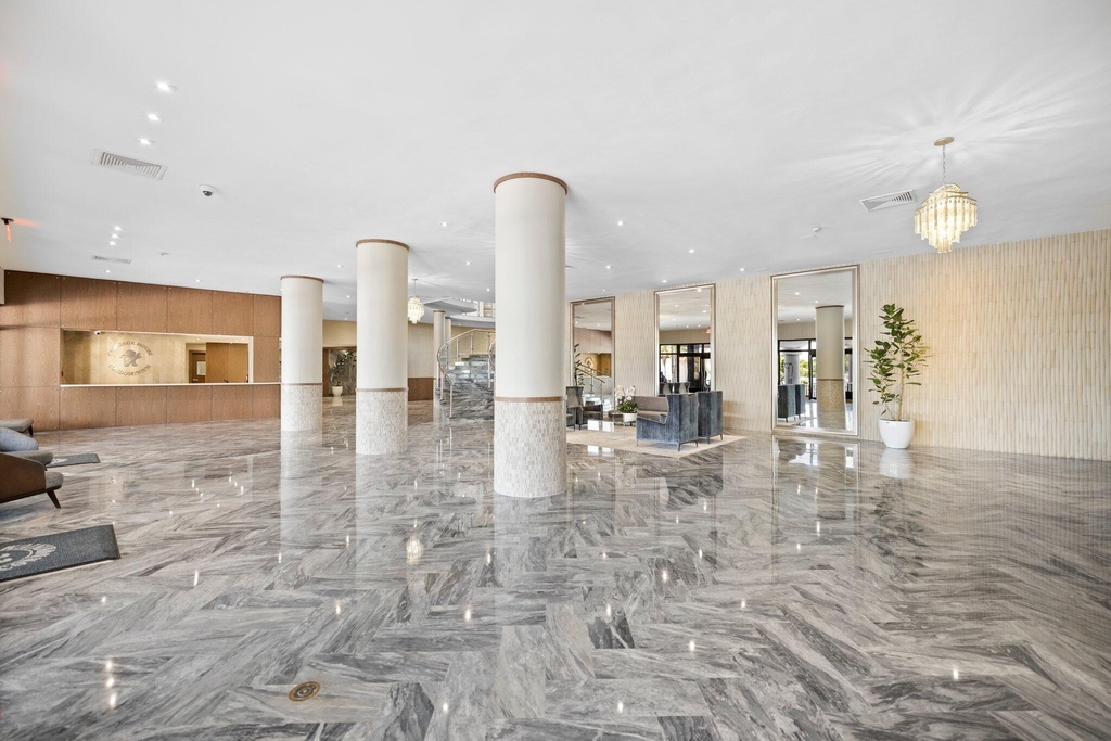 5401 Collins Avenue - Photo 26