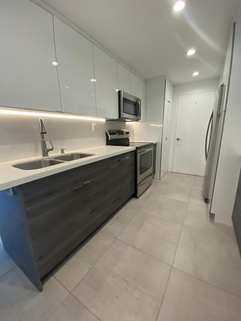 5401 Collins Avenue - Photo 8