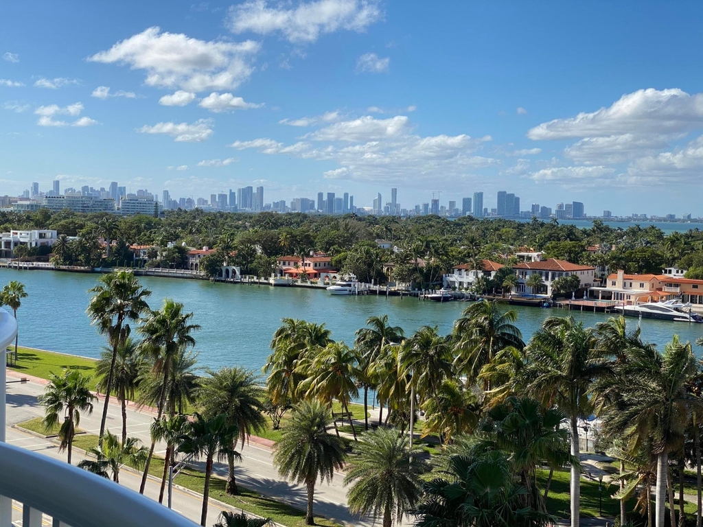 5401 Collins Avenue - Photo 22