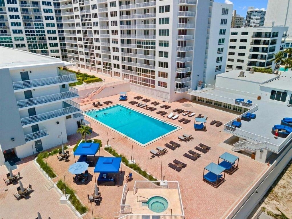 5401 Collins Avenue - Photo 30