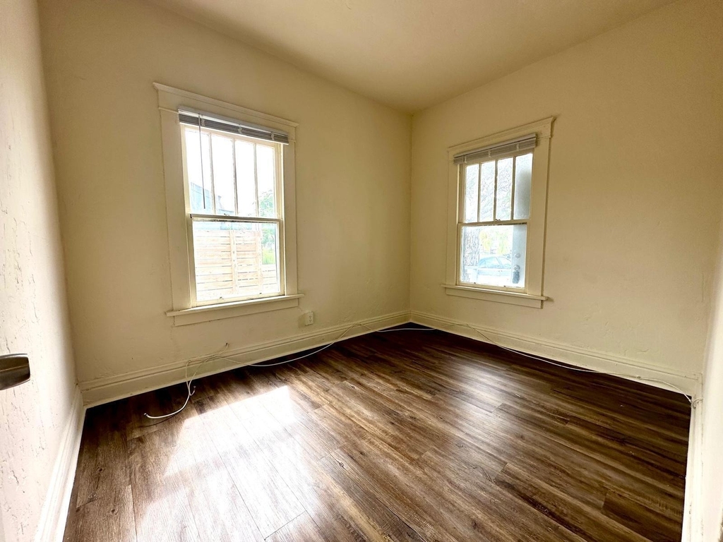 523 Valley Forge Road - Photo 3
