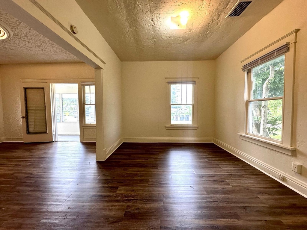 523 Valley Forge Road - Photo 10