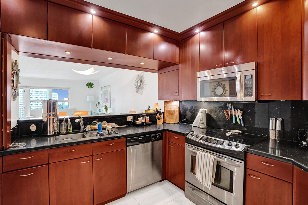 3000 E Sunrise Boulevard - Photo 28