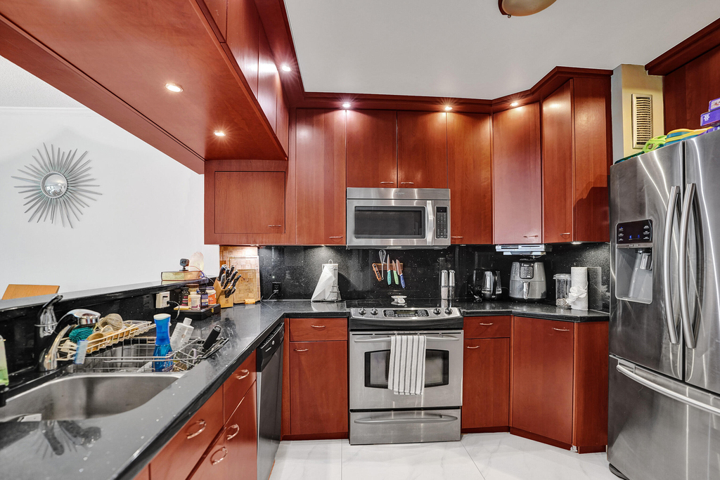 3000 E Sunrise Boulevard - Photo 31