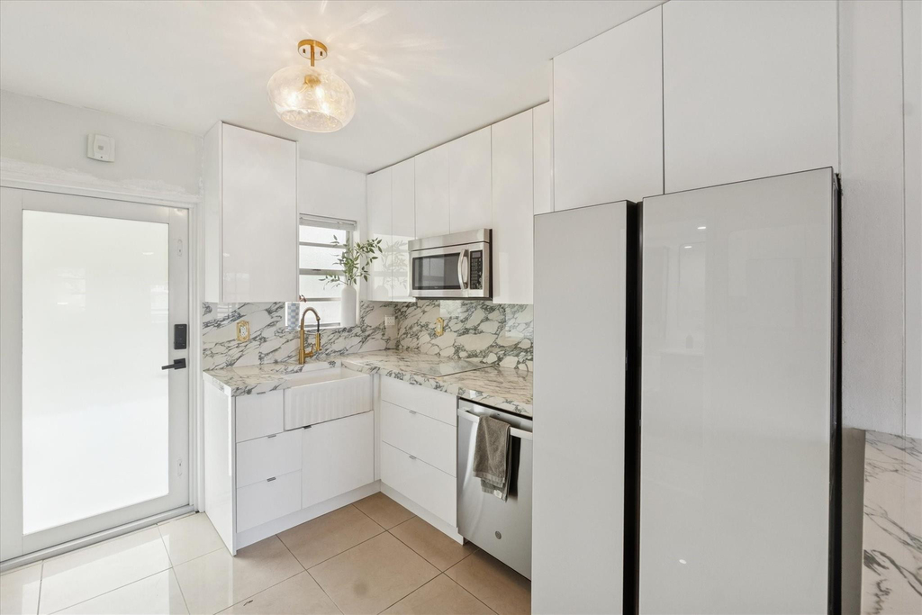 851 Meridian Avenue - Photo 2
