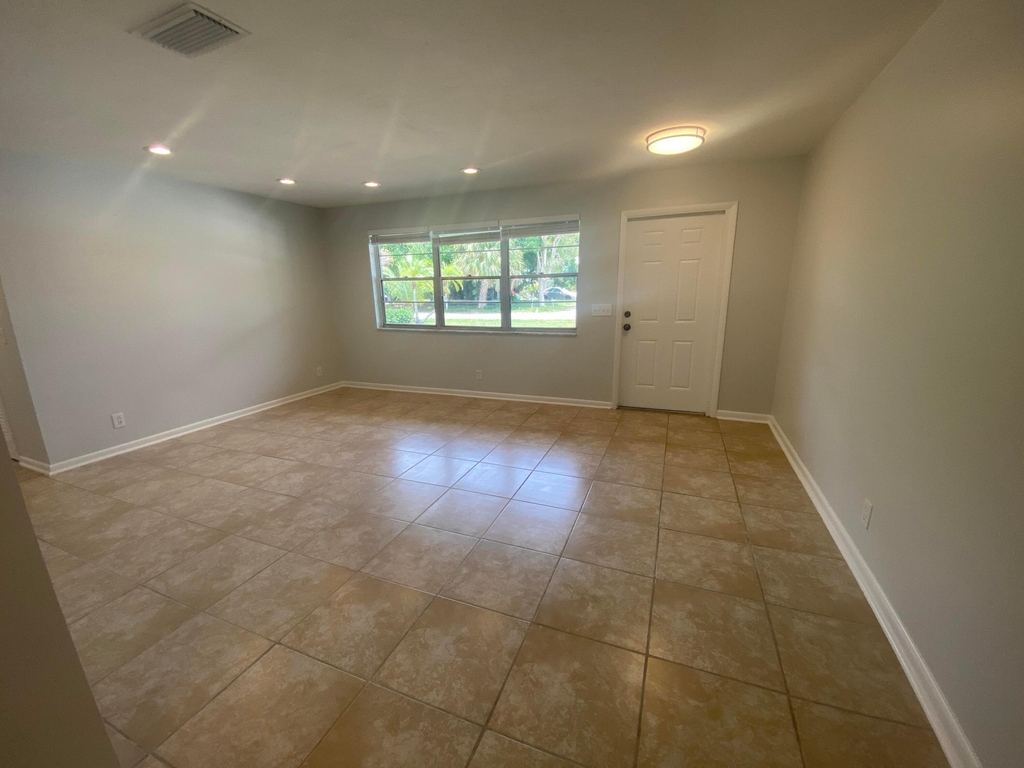 1317 Willow Road - Photo 8