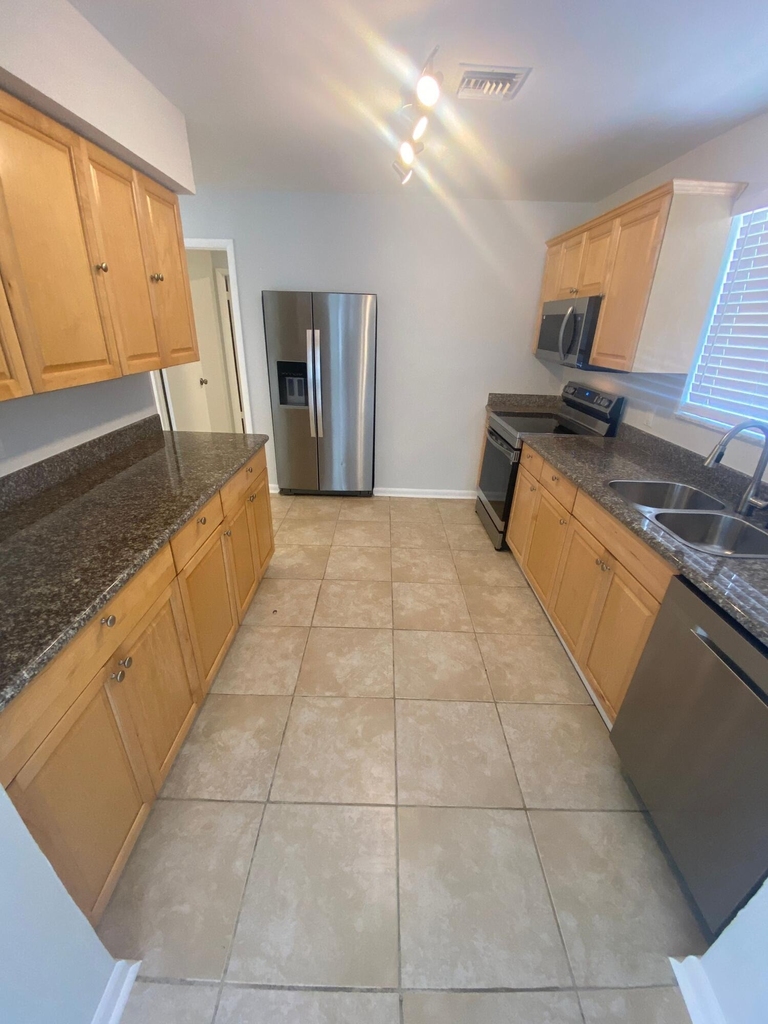 1317 Willow Road - Photo 5