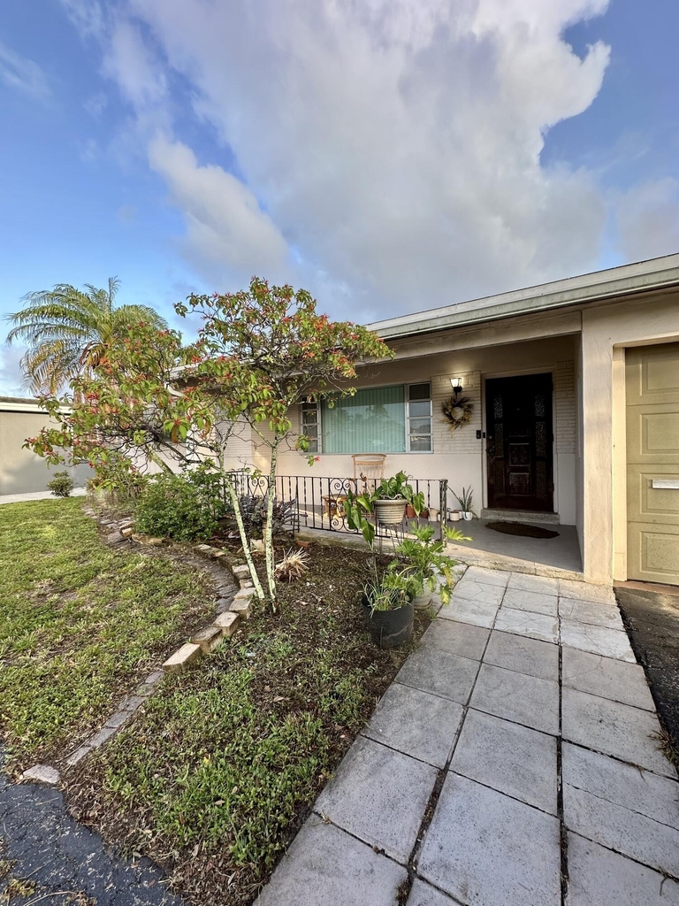 7000 Sw 11th Street - Photo 4