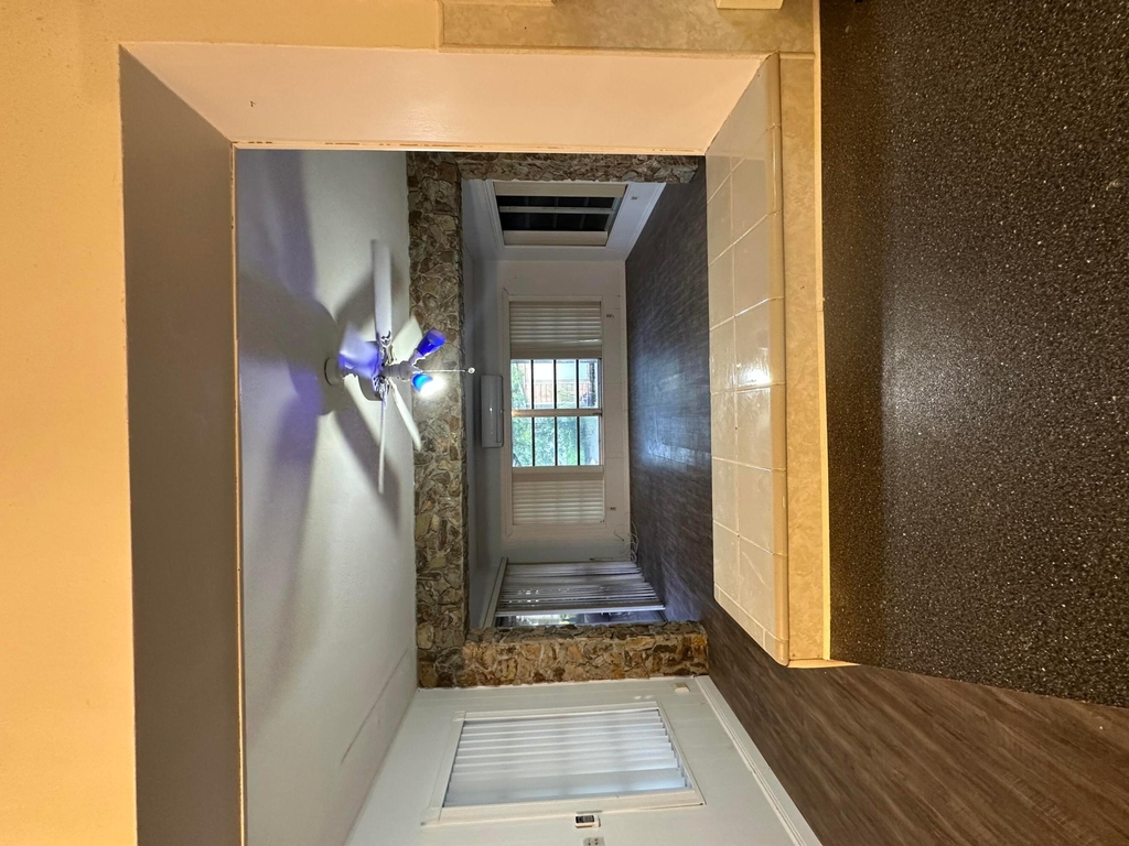 7000 Sw 11th Street - Photo 5