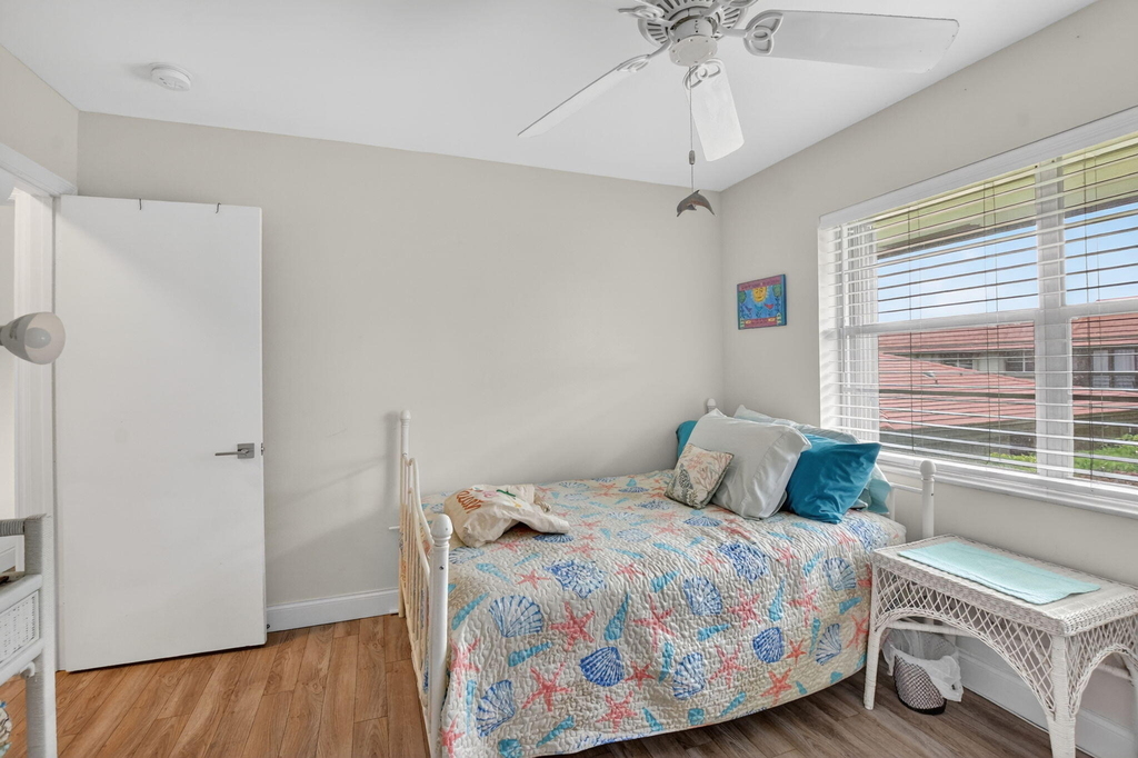 1050 Nw 13th Street - Photo 17