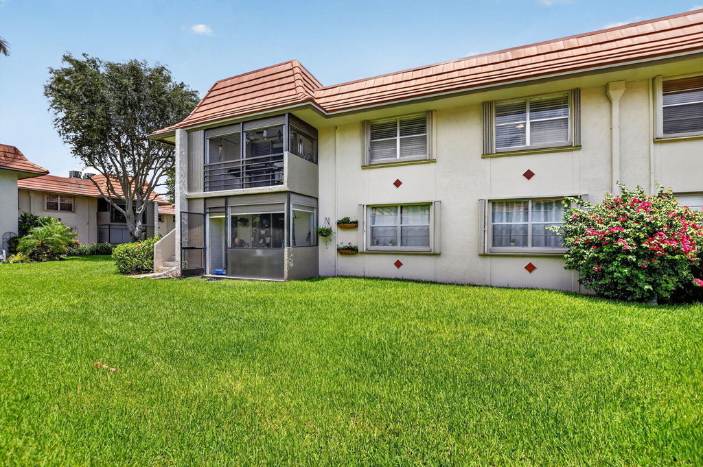 1050 Nw 13th Street - Photo 0