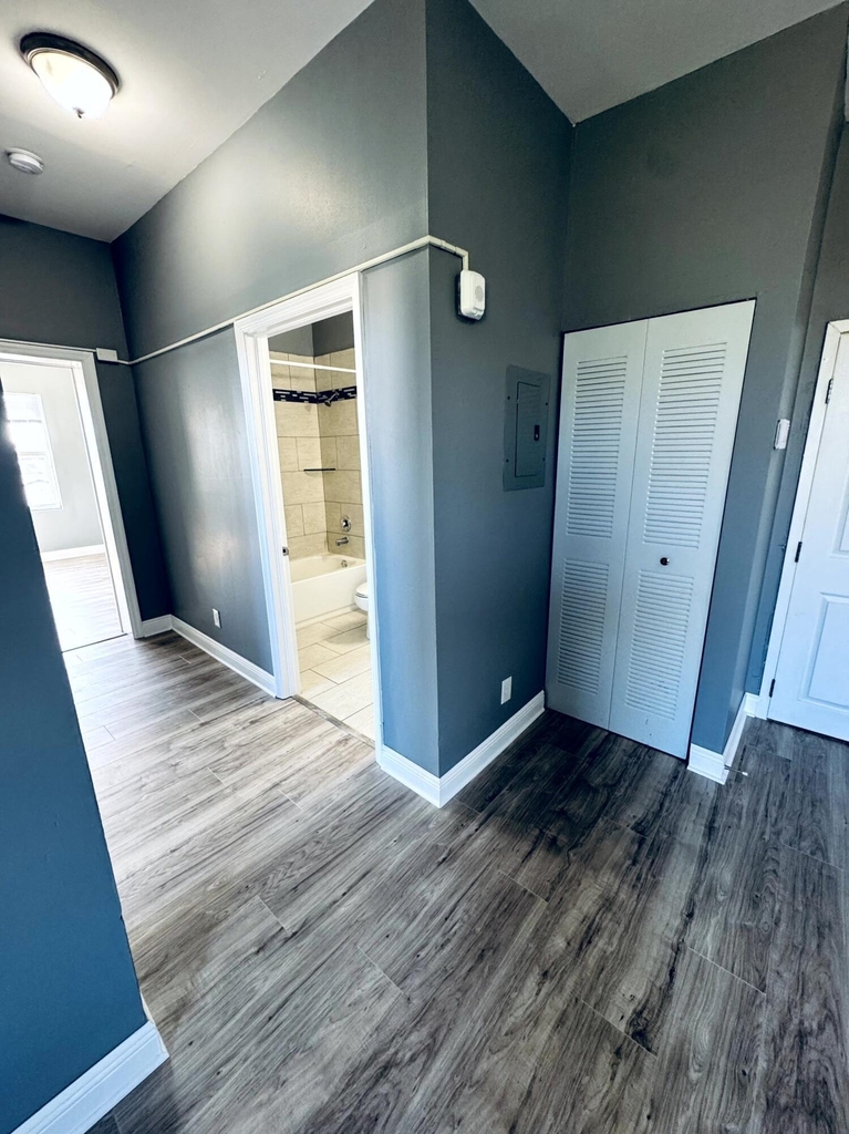 1401 Division Avenue - Photo 13