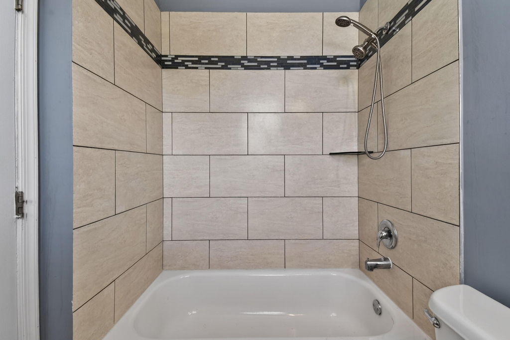 1401 Division Avenue - Photo 18