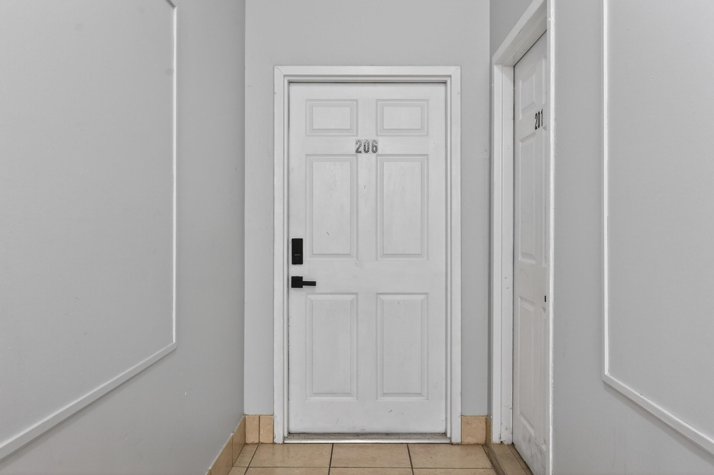 1401 Division Avenue - Photo 9